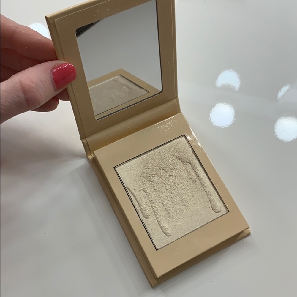 Kylie Cosmetics Highlighter